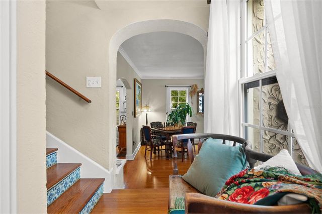 325 49TH STREET N, St Petersburg, FL 33710