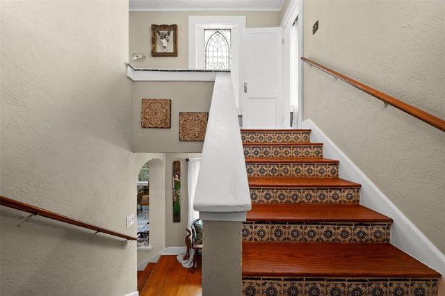 325 49TH STREET N, St Petersburg, FL 33710