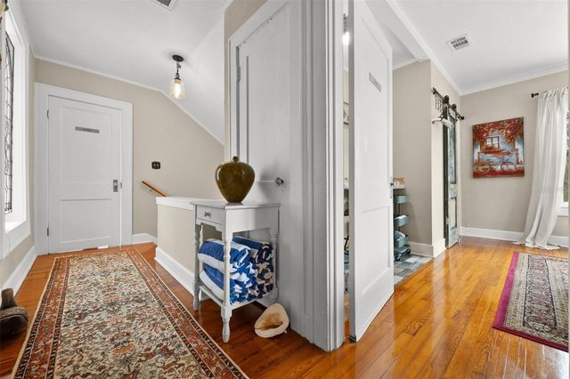 325 49TH STREET N, St Petersburg, FL 33710