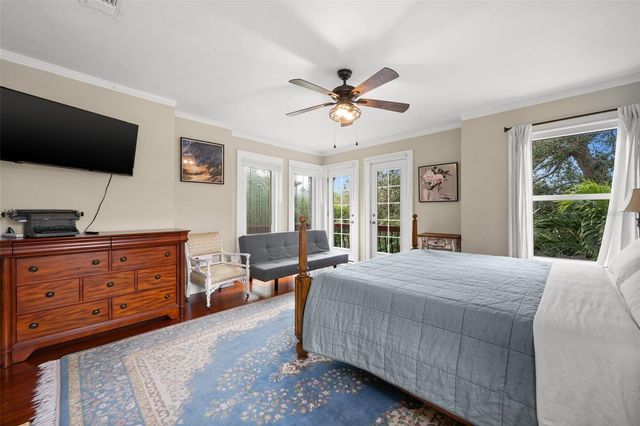 325 49TH STREET N, St Petersburg, FL 33710