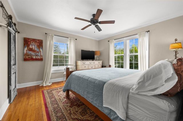 325 49TH STREET N, St Petersburg, FL 33710