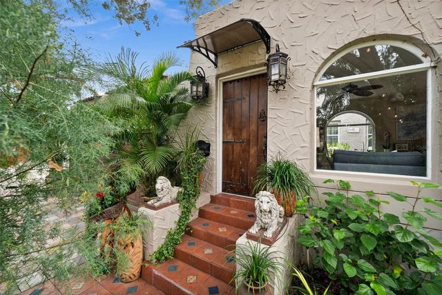 325 49TH STREET N, St Petersburg, FL 33710