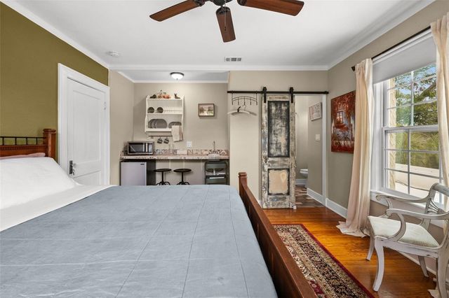 325 49TH STREET N, St Petersburg, FL 33710