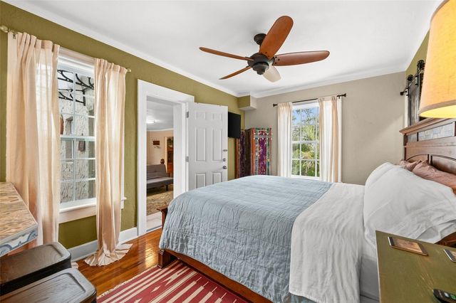 325 49TH STREET N, St Petersburg, FL 33710