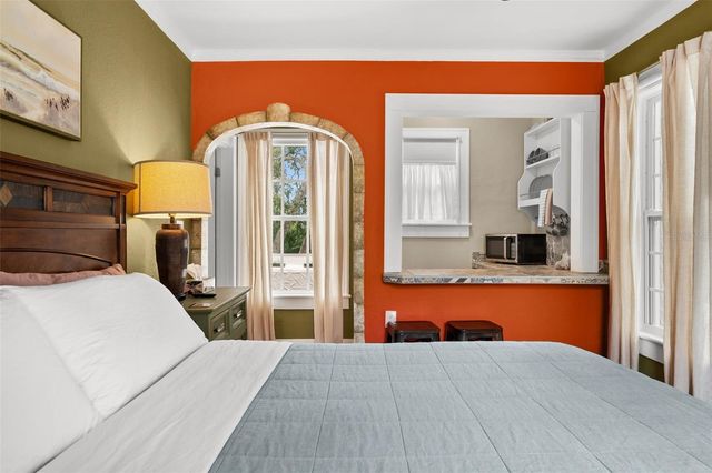 325 49TH STREET N, St Petersburg, FL 33710