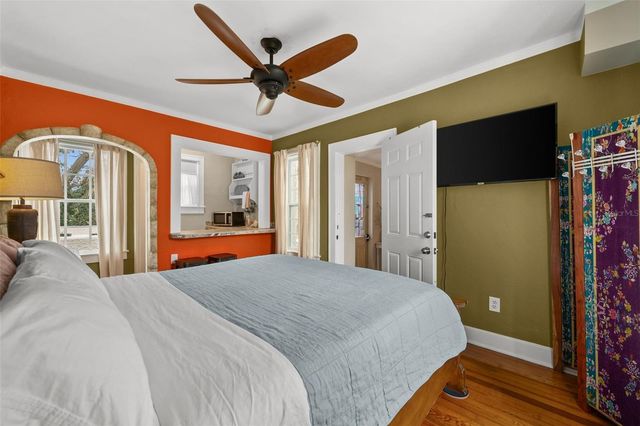 325 49TH STREET N, St Petersburg, FL 33710