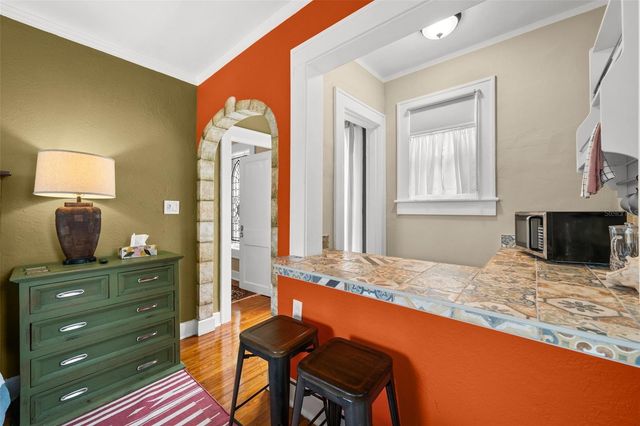 325 49TH STREET N, St Petersburg, FL 33710