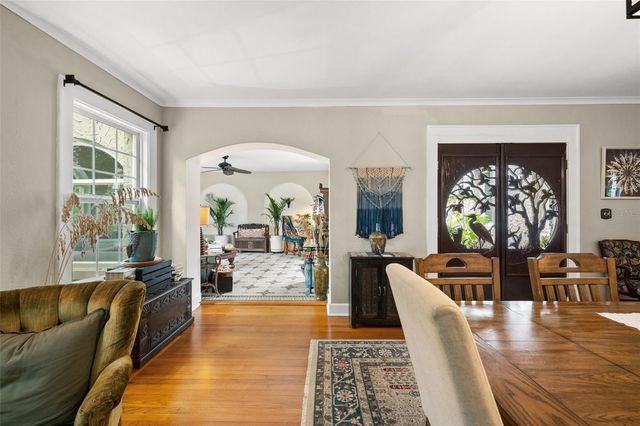 325 49TH STREET N, St Petersburg, FL 33710