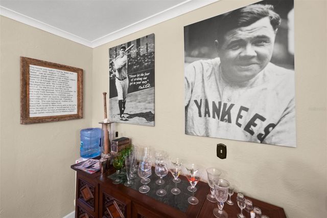 325 49TH STREET N, St Petersburg, FL 33710