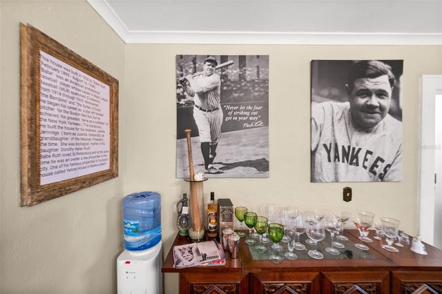 325 49TH STREET N, St Petersburg, FL 33710