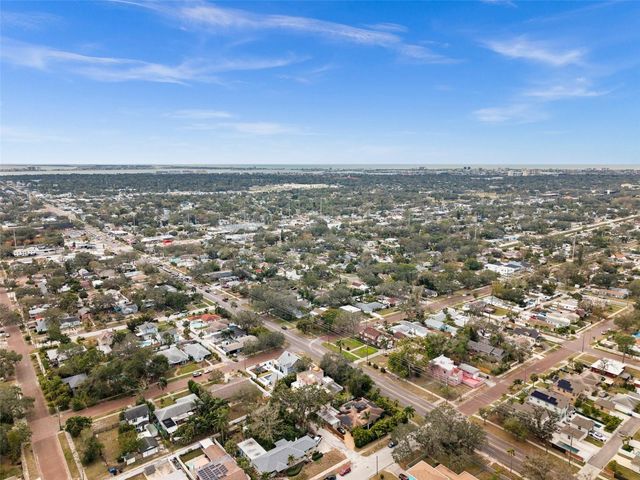 325 49TH STREET N, St Petersburg, FL 33710