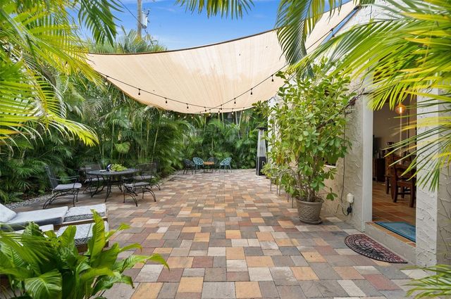 325 49TH STREET N, St Petersburg, FL 33710