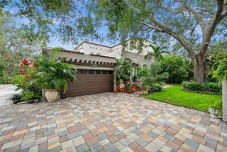 325 49TH STREET N, St Petersburg, FL 33710