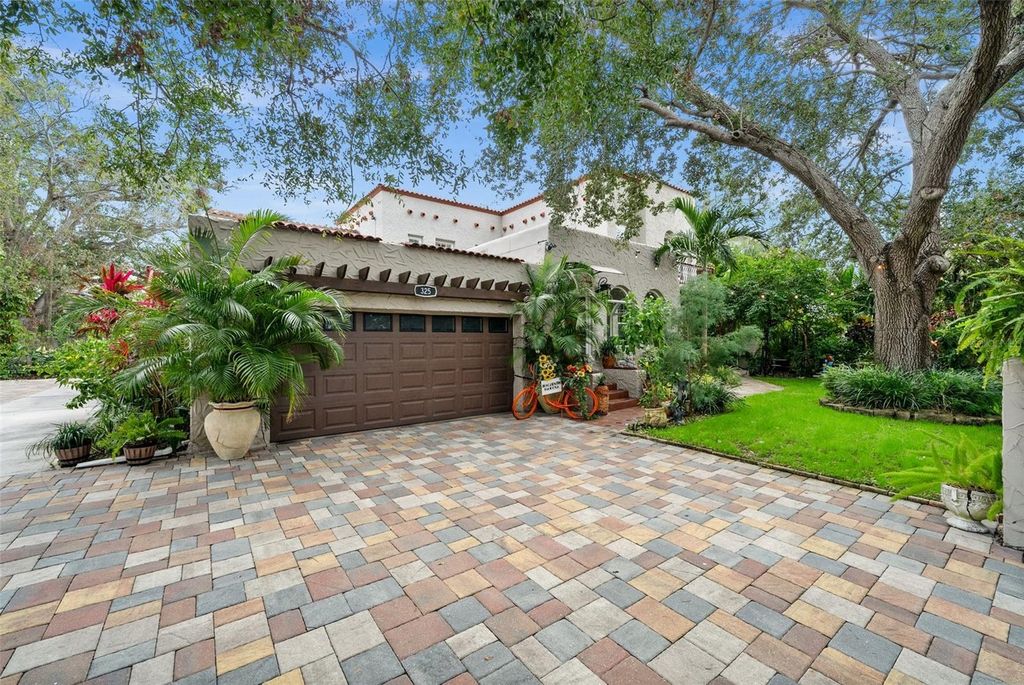 325 49TH STREET N, St Petersburg, FL 33710