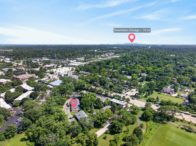 12 Robin Hood Lane 12, Northfield, IL 60093