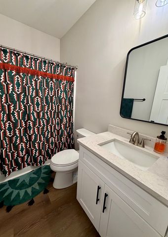 1642 East Smithville, Dothan, AL 36301