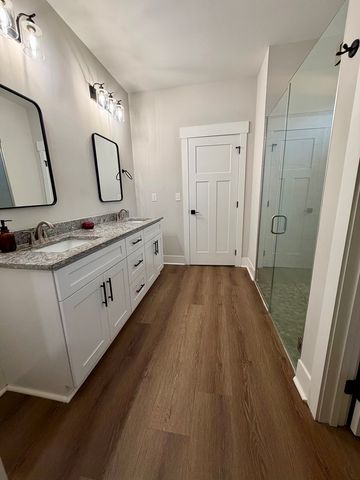 1642 East Smithville, Dothan, AL 36301