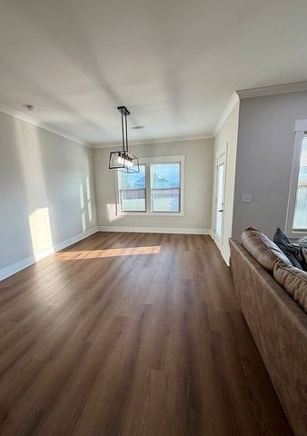 1642 East Smithville, Dothan, AL 36301