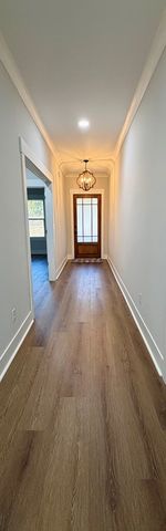 1642 East Smithville, Dothan, AL 36301