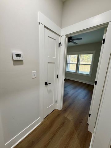 1642 East Smithville, Dothan, AL 36301