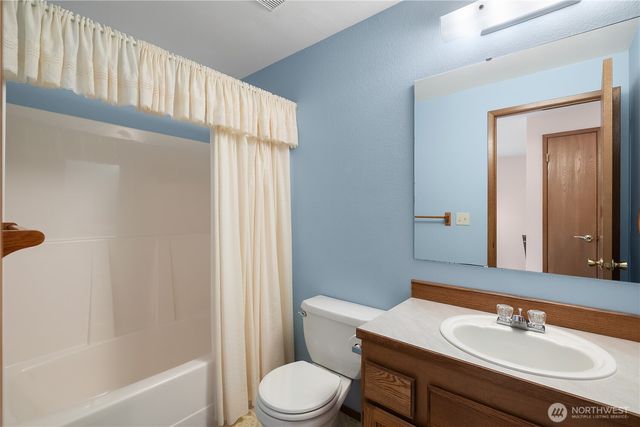 1051 E Ballantrae Drive, Shelton, WA 98584