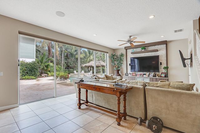 101 Saint Pierre Way, Jupiter, FL 33458