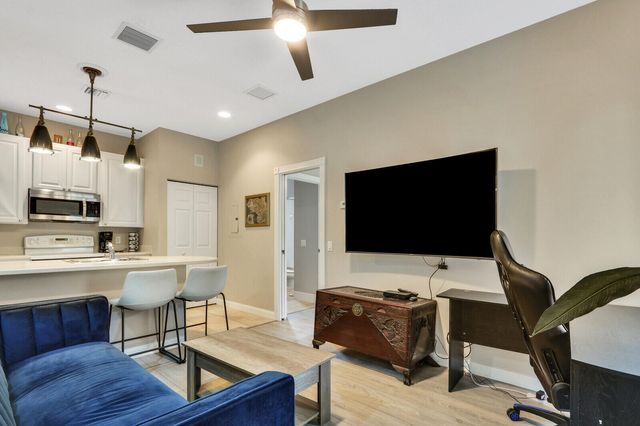 101 Saint Pierre Way, Jupiter, FL 33458