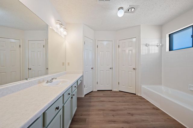 1812 Provident LN, Round Rock, TX 78664