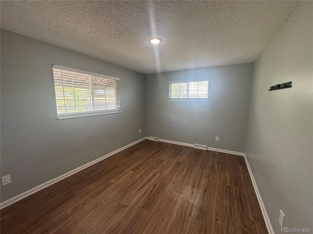 1255 Granby St, Aurora, CO 80011