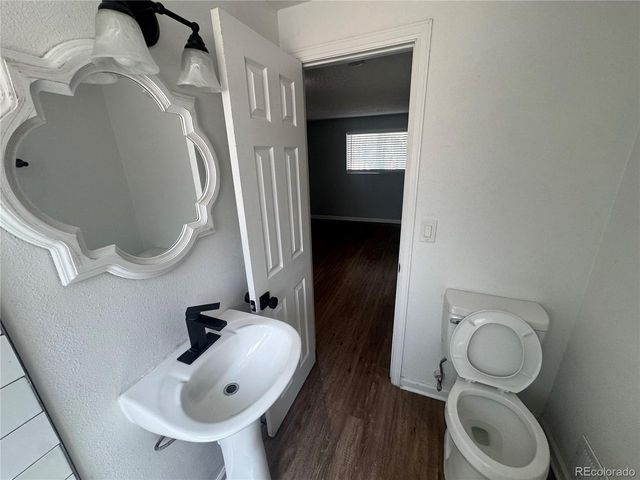 1255 Granby St, Aurora, CO 80011