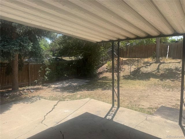 1255 Granby St, Aurora, CO 80011