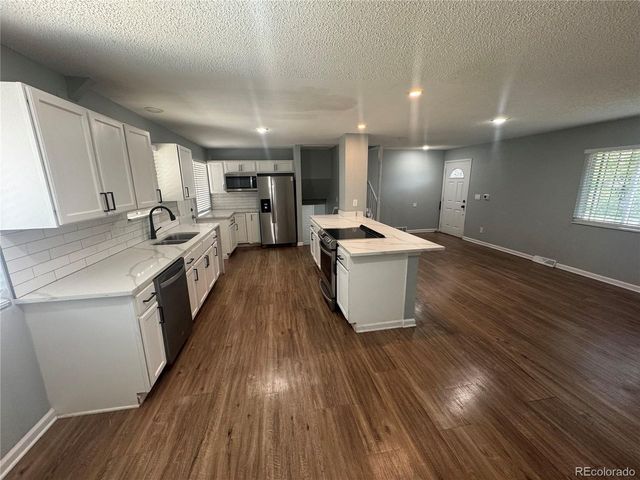 1255 Granby St, Aurora, CO 80011