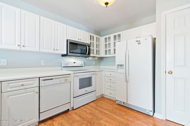 4101 Breezewood Drive Apt 203, Wilmington, NC 28412