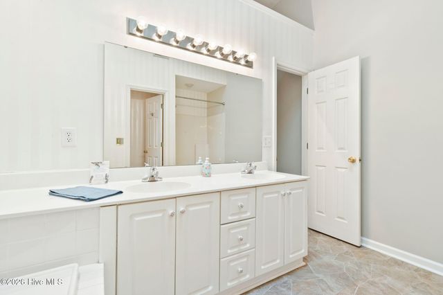 4101 Breezewood Drive Apt 203, Wilmington, NC 28412