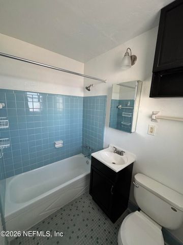 916 CHILDREN Way 7, Jacksonville, FL 32207