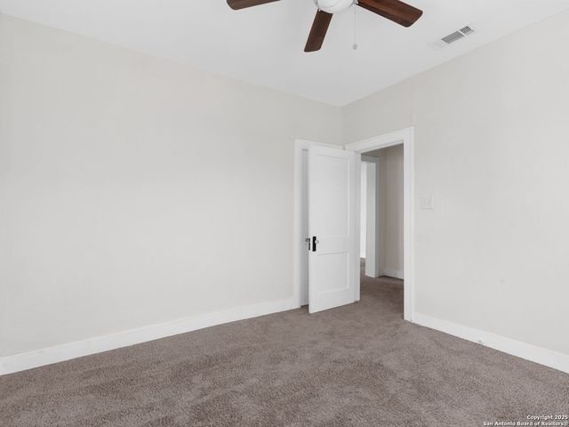 1013 Sacramento, San Antonio, TX 78201