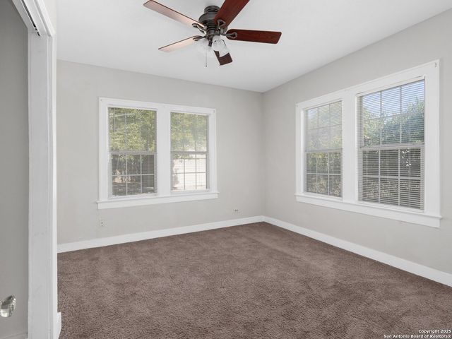 1013 Sacramento, San Antonio, TX 78201