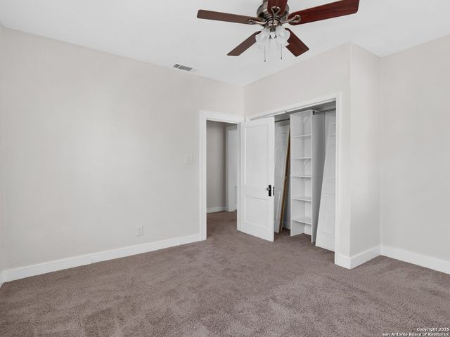 1013 Sacramento, San Antonio, TX 78201