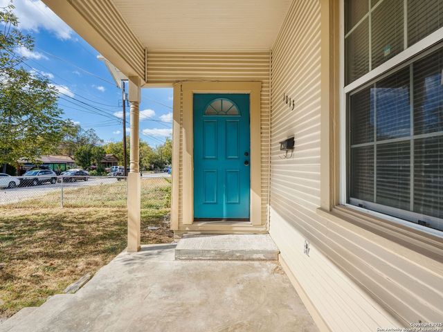 1013 Sacramento, San Antonio, TX 78201