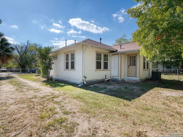 1013 Sacramento, San Antonio, TX 78201