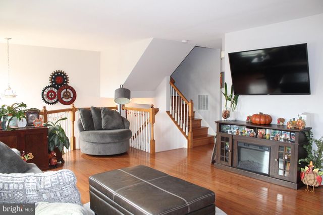 1536 JASON DR, Cinnaminson, NJ 08077