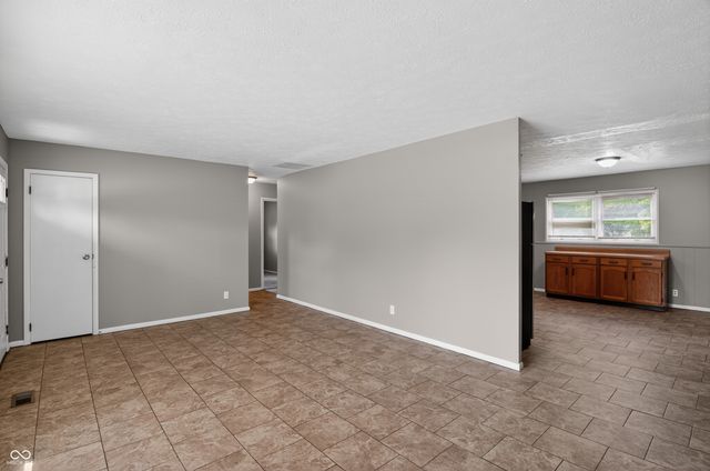 3928 Delmont Drive, Indianapolis, IN 46235