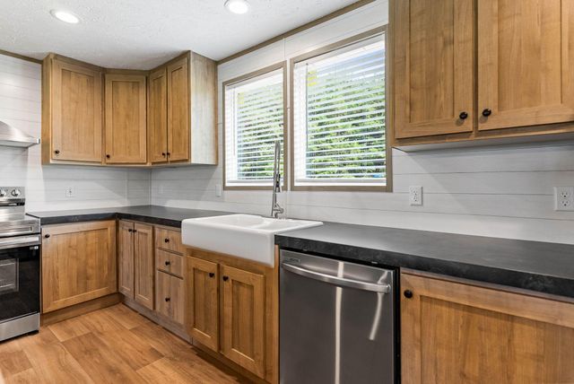 361 County Road 784a, Etowah, TN 37331
