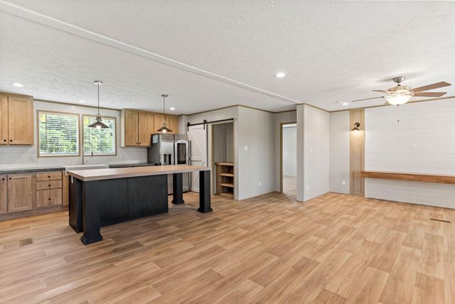 361 County Road 784a, Etowah, TN 37331