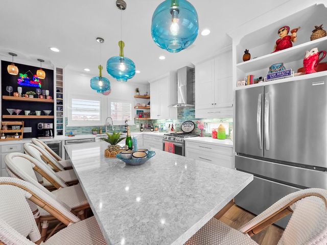 2637 Tide Drive, Crystal Beach, TX 77650