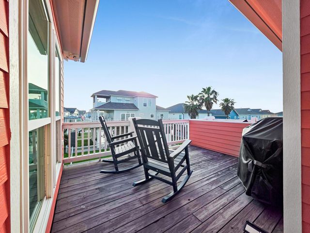2637 Tide Drive, Crystal Beach, TX 77650