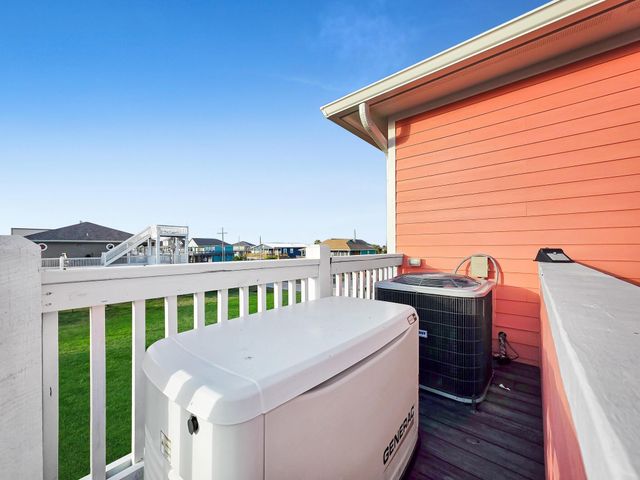 2637 Tide Drive, Crystal Beach, TX 77650