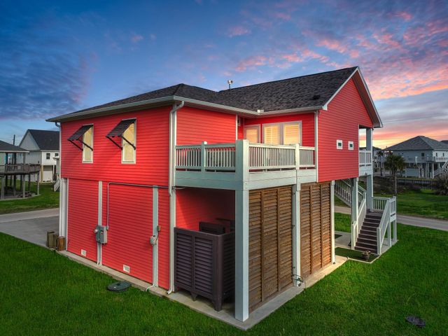 2637 Tide Drive, Crystal Beach, TX 77650