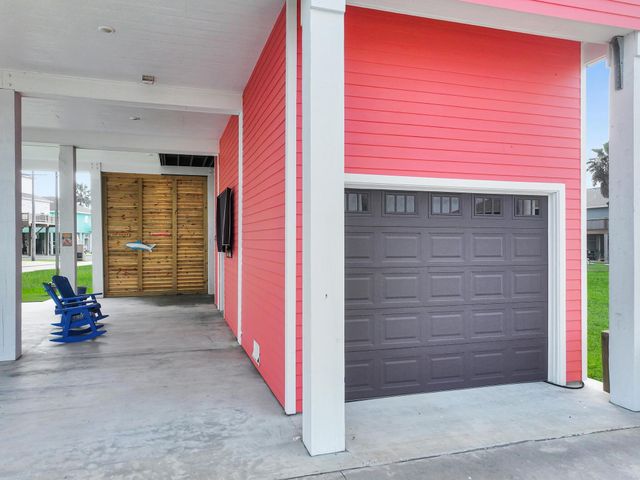 2637 Tide Drive, Crystal Beach, TX 77650