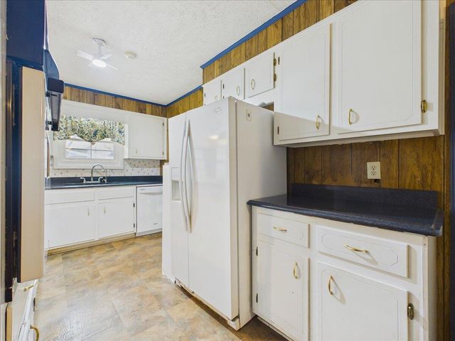 255 Hill And Dell Drive, Warrenville, SC 29851